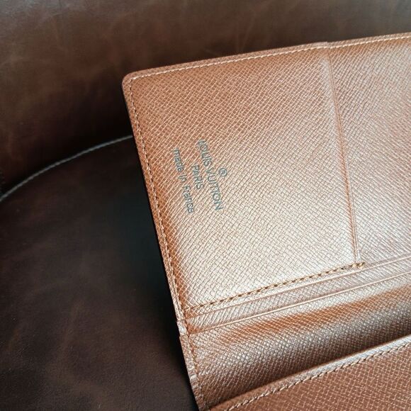 Louis Vuitton Large Size Monogram Cancas Leather Bi-Fold Wallet - Picture 8 of 11